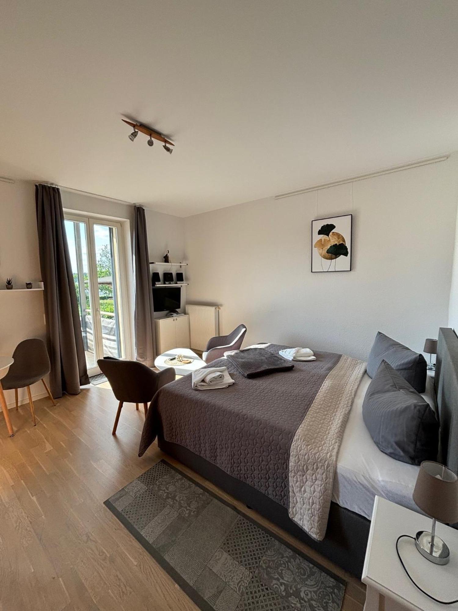 Einraumapartment Im Erdgeschoss Mit Seeblick راينزبرج المظهر الخارجي الصورة